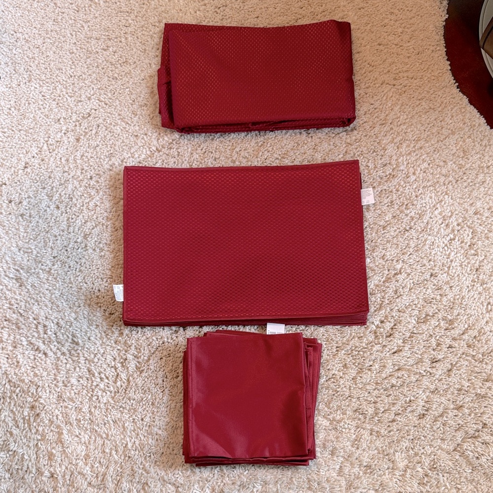Red burgundy Table cloth place mat napkin Set 8 person Pier One Imports new